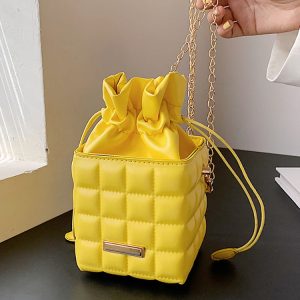 Chic Y2K Fashion Chain Bucket Bag - Trendy Coquette Aesthetic Accessory for Stylish Outfits