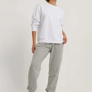 Nina's Y2K Aesthetic No-Fuss Neckline Pullover - Comfy and Chic for Effortless Style