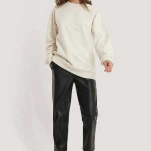 Nina's Y2K Aesthetic No-Fuss Neckline Pullover - Comfy and Chic for Effortless Style