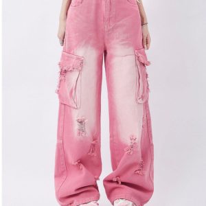 Pink Y2K Cargo Jeans: Trendy Grunge Style with a Coquette Aesthetic Twist