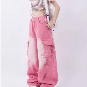 Pink Y2K Cargo Jeans: Trendy Grunge Style with a Coquette Aesthetic Twist