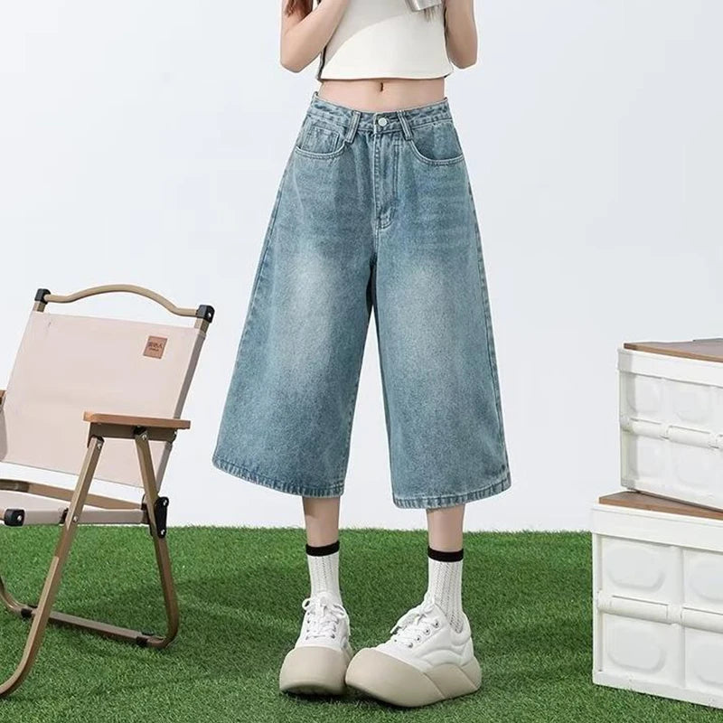 Retro Y2K Wide-Leg Jorts for a Chic Grunge Aesthetic and Comfy Summer Vibes