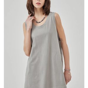 Trendy Side Slit Unisex Sleeveless T-Shirt for Y2K Aesthetic and Grunge Style Lovers