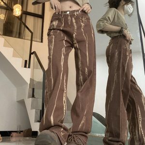 Trendy Y2K Brown Jeans for a Chic Grunge Aesthetic Look