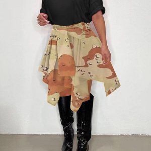 Trendy Y2K Camouflage Cargo Skirt for Grunge Aesthetic and Coquette Style Outfits