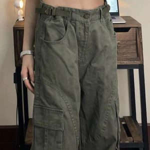 Trendy Y2K Wide Leg Cargo Jeans for a Casual Grunge Aesthetic Look