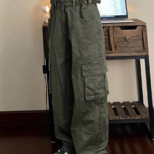 Trendy Y2K Wide Leg Cargo Jeans for a Casual Grunge Aesthetic Look