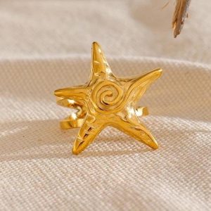 Y2K Gold Starfish Ring - Cute Coastal Jewelry for Coquette and Aesthetic Styles