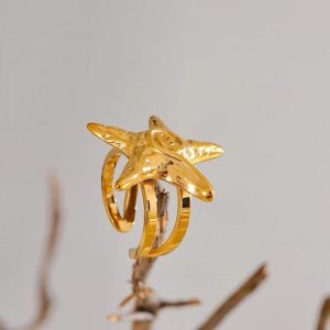 Y2K Gold Starfish Ring - Cute Coastal Jewelry for Coquette and Aesthetic Styles