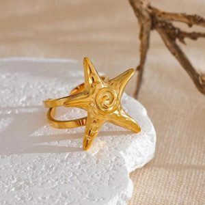 Y2K Gold Starfish Ring - Cute Coastal Jewelry for Coquette and Aesthetic Styles