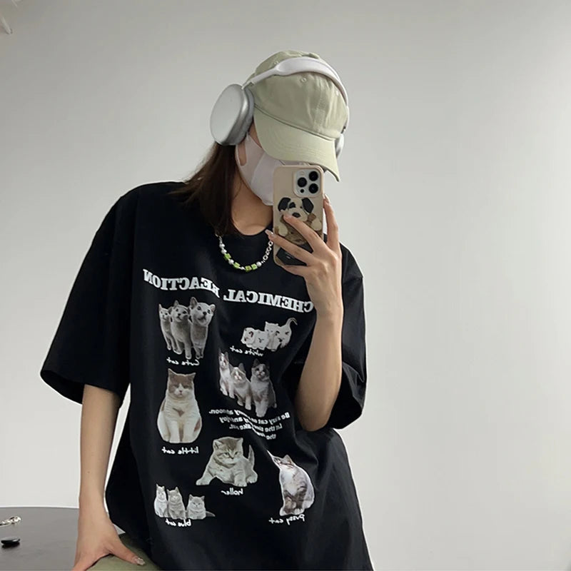 Y2K Women's Cat Graphic Tee - Cute Aesthetic Top for Y2K Fashion Lovers